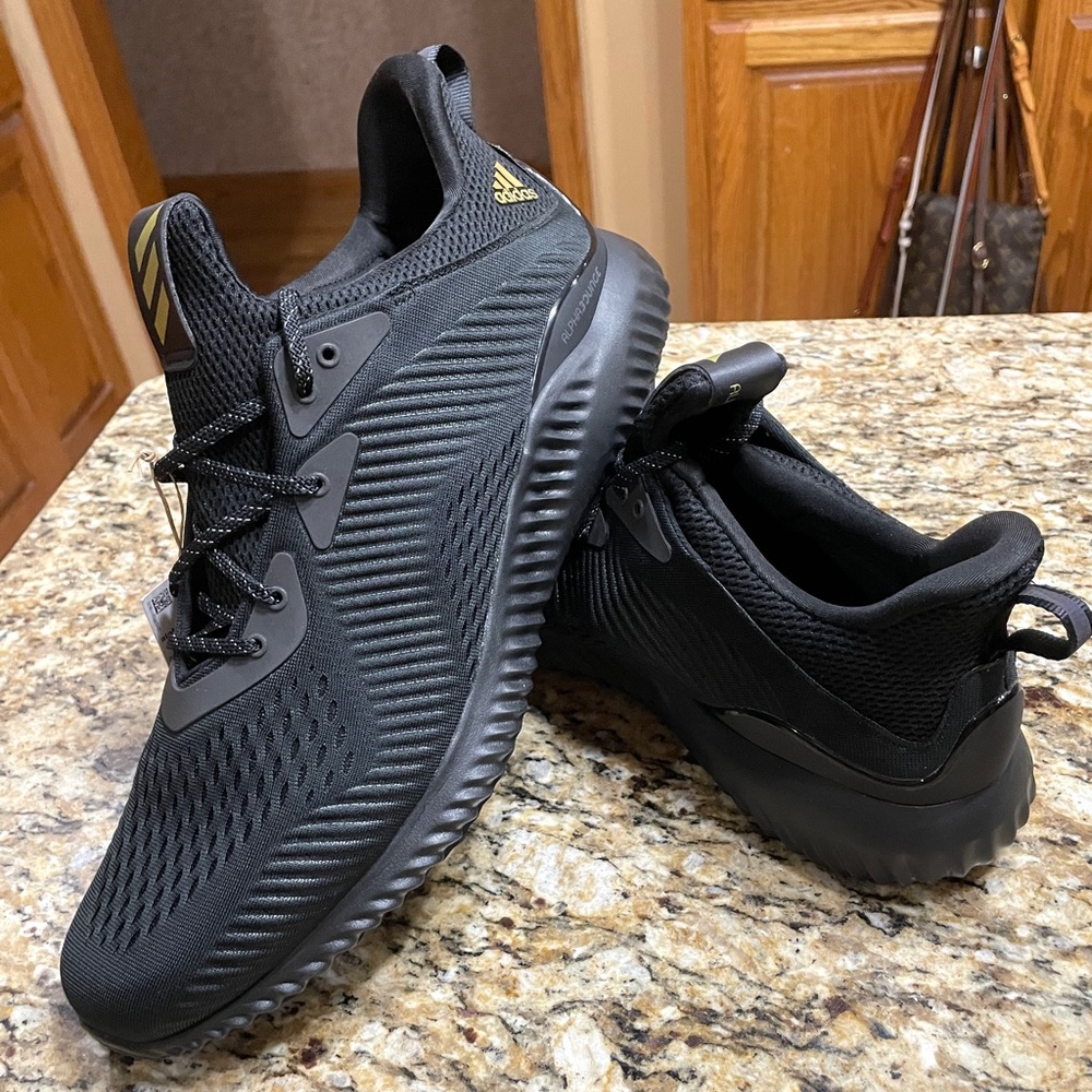 Adidas Alphabounce triple black mens sz 16